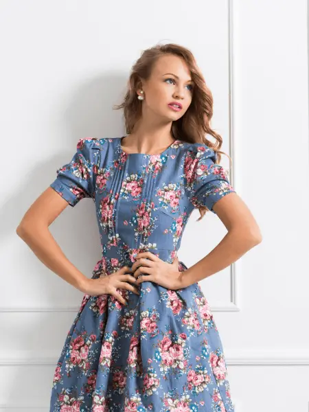 Solid Cut Away Collar Casual Shirt